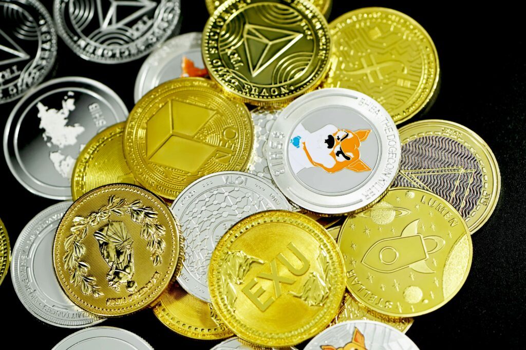 découvrez tout ce que vous devez savoir sur le monde passionnant des cryptomonnaies : actualités, cours, investissements, et bien plus encore.