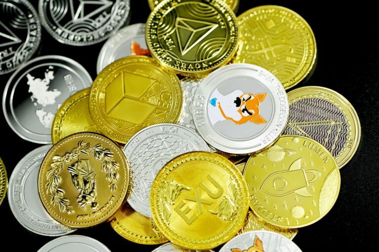 découvrez tout ce que vous devez savoir sur le monde passionnant des cryptomonnaies : actualités, cours, investissements, et bien plus encore.