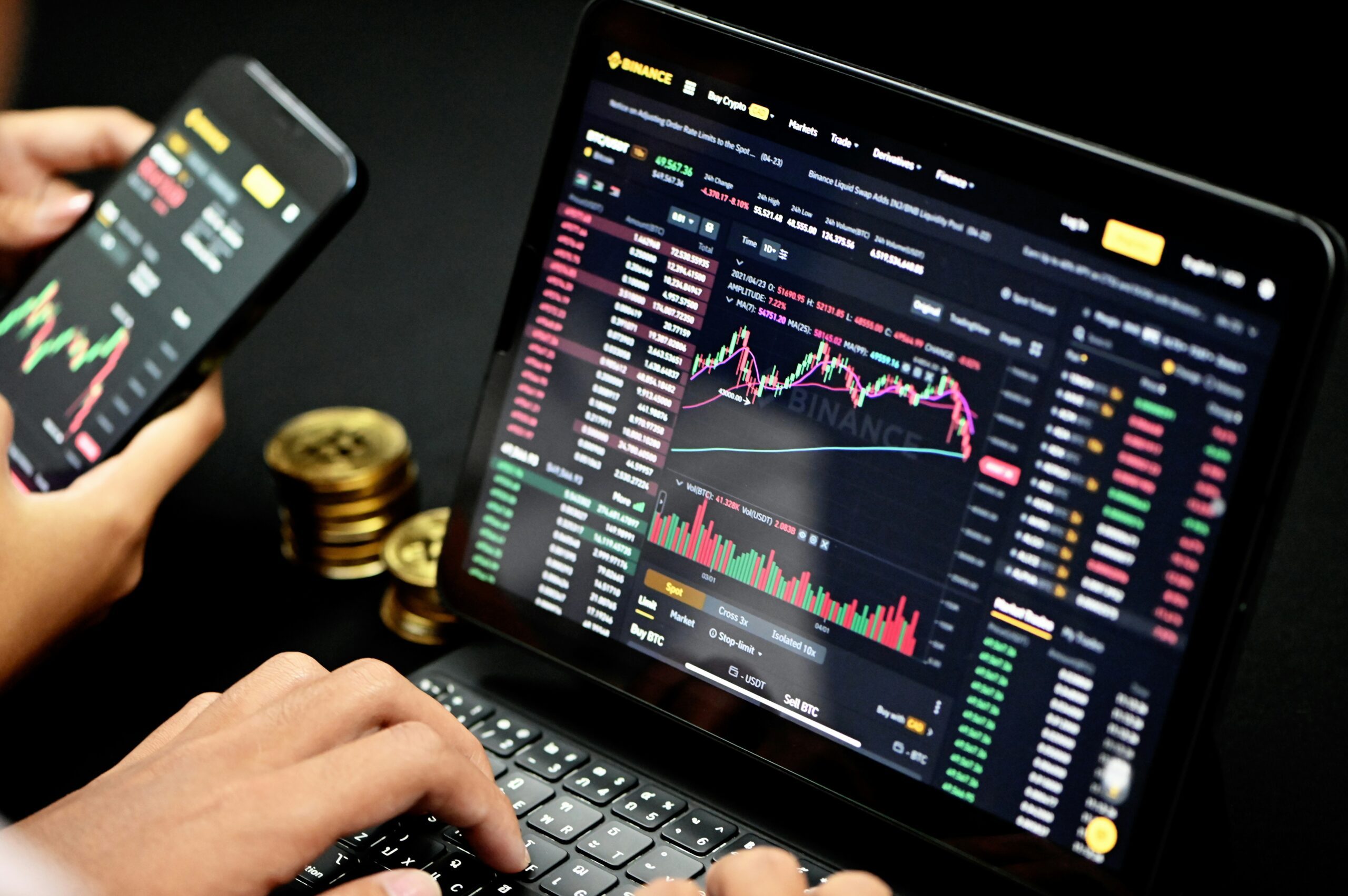 découvrez tout ce que vous devez savoir sur le trading : les marchés financiers, les stratégies de trading et les tendances actuelles, avec nos guides et conseils complets.