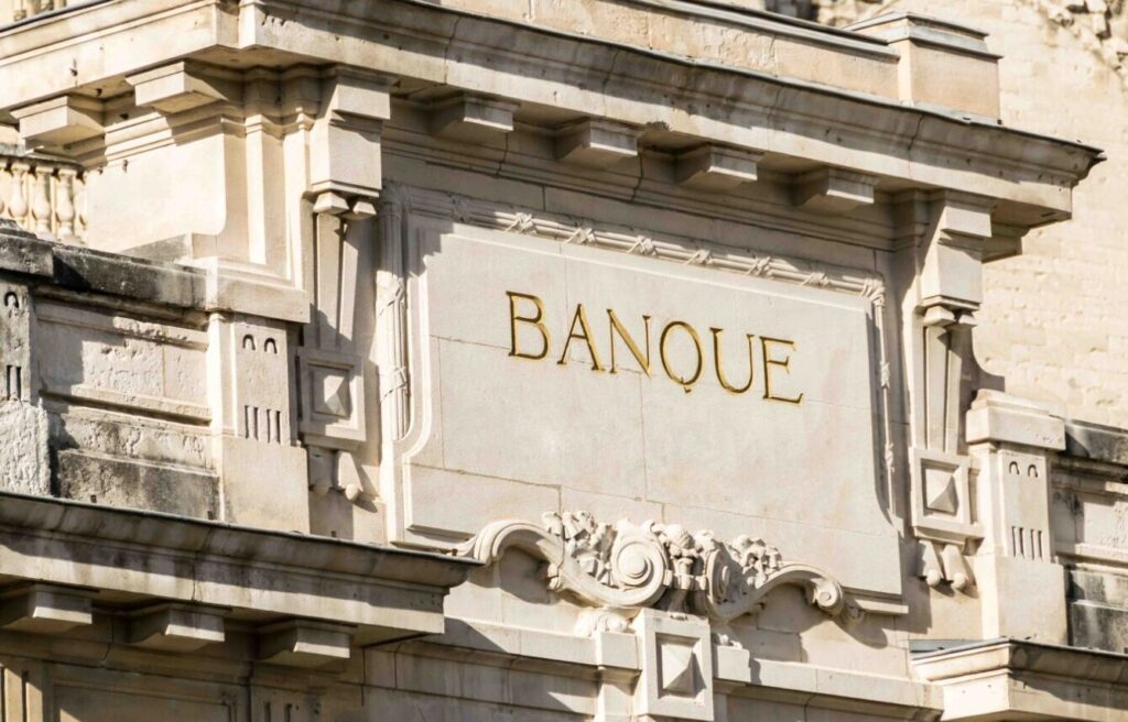 Comment les banques espagnoles se positionnent-elles sur le marché financier français ?