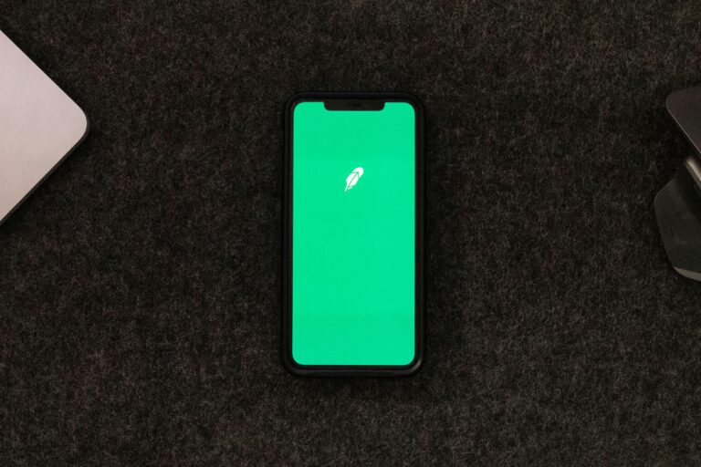 Qu