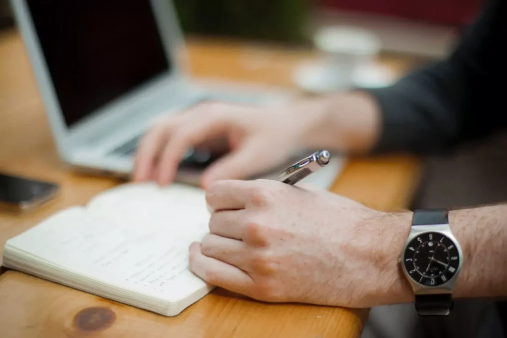 Comment différencier la comptabilisation des avances et des acomptes fournisseurs ?