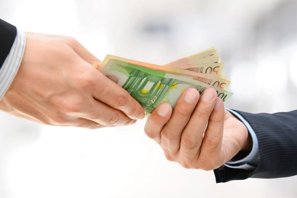 Comment récupérer son argent sur un compte bancaire clôturé ?