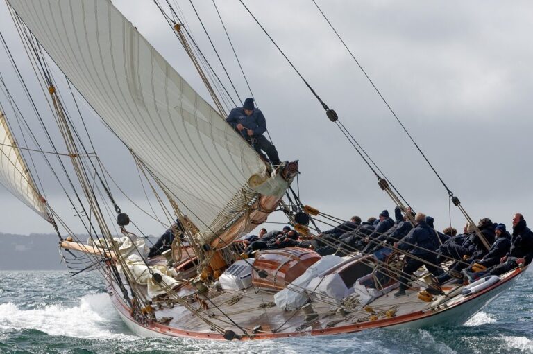 vente-de-bateau-doccasion-dans-le-finistere-astuces-et-conseils