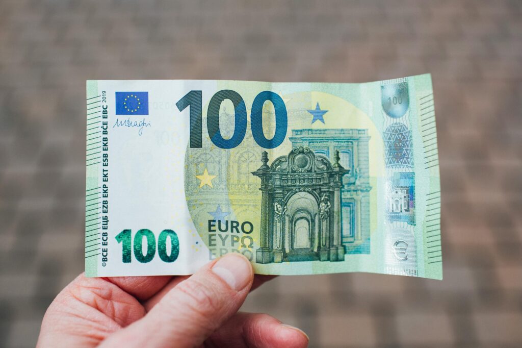 Comment le nouveau billet de 10 euros va impacter les entreprises locales ?
