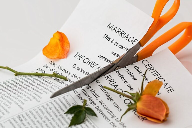 pret-contracte-avant-divorce-quel-impact-sur-le-partage-des-biens