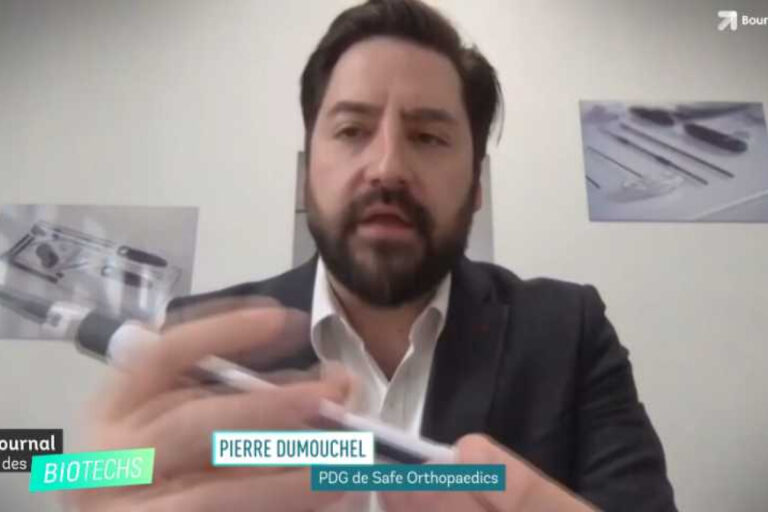Pierre Dumouchel, PDG de Safe Orthopaedics, et Gilles Nobécourt d'Andera Partners discutant des perspectives de l'entreprise en bourse