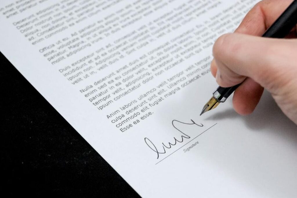 Comment rédiger une lettre type pour la résiliation de votre contrat d’assurance vie ?